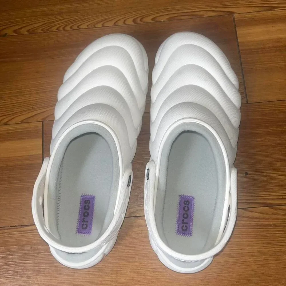 Crocs Men's Grey and White Classic Lined Slip on Overpuff Sandals SZ 12